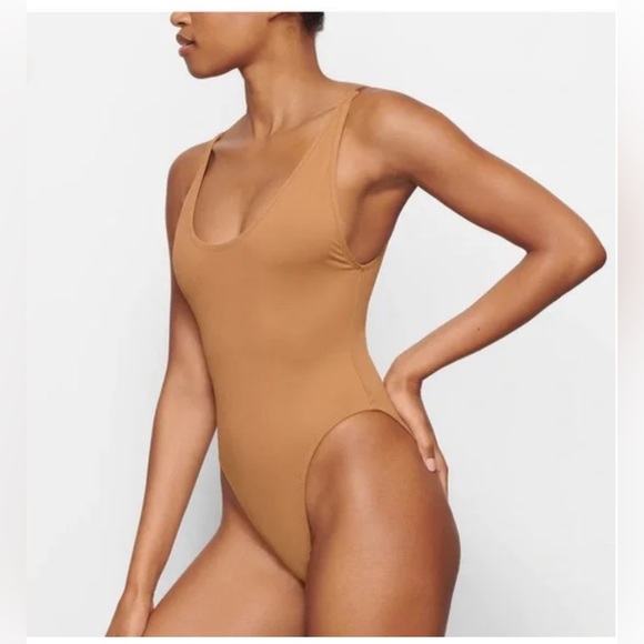 SKIMS SWIM SCOOP NECK ONE PIECE / NWT - Picture 2 of 5